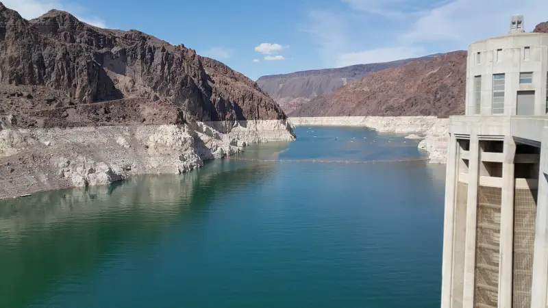 Hoover Dam 아래 오후의 푸른 모습
