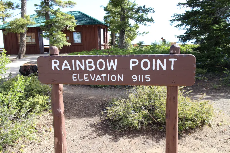 Bryce Canyon의 rainbow point 표지판